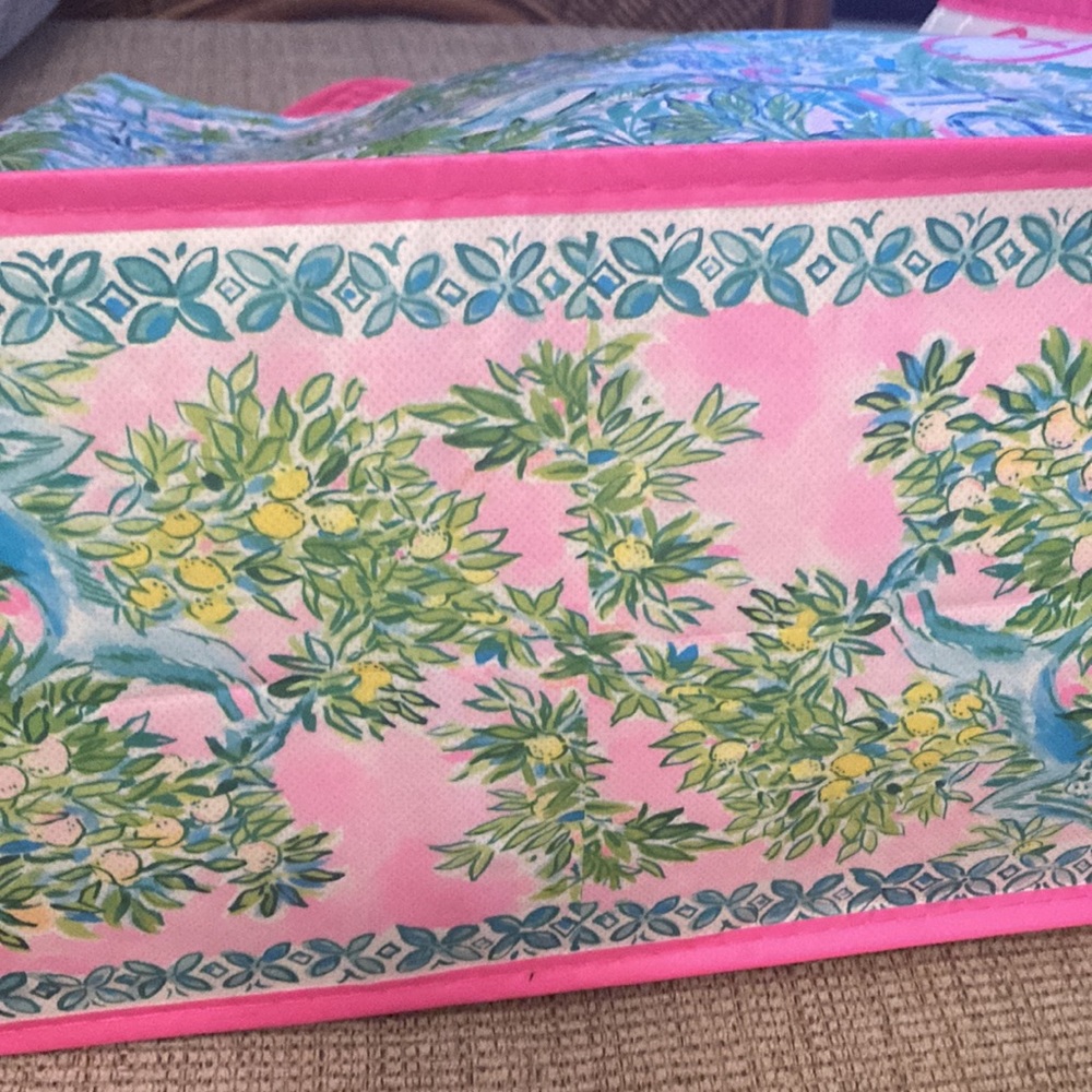 Lilly Pulitzer Bag.. - Picture 4 of 5